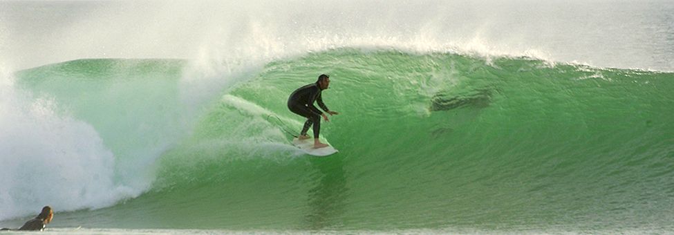 SURFING IN PENICHE